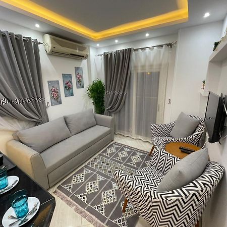 شقة في قلب القاهرة الجديدة تطل على شارع التسعين الشمالي Dış mekan fotoğraf